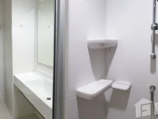 Condo en venta de 2 habitaciones en Huai Khwang, Bangkok