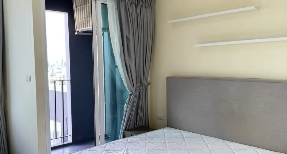 For sale studio condo in Huai Khwang, Bangkok