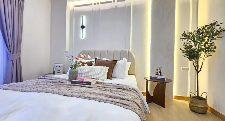 For sale 2 bedrooms condo in Phra Khanong, Bangkok