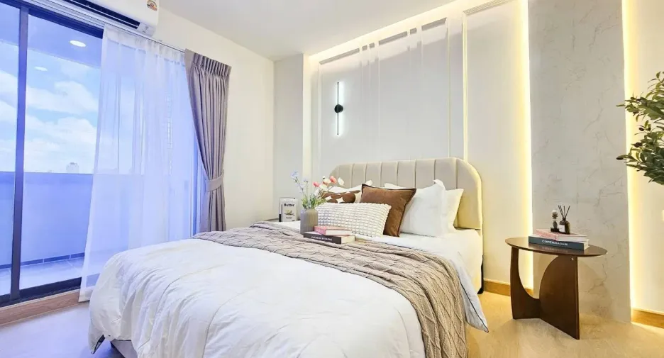 For sale 2 bedrooms condo in Phra Khanong, Bangkok