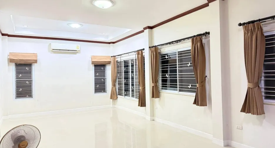 Casa en alquiler de 3 habitaciones en Mueang Khon Kaen, Khon Kaen