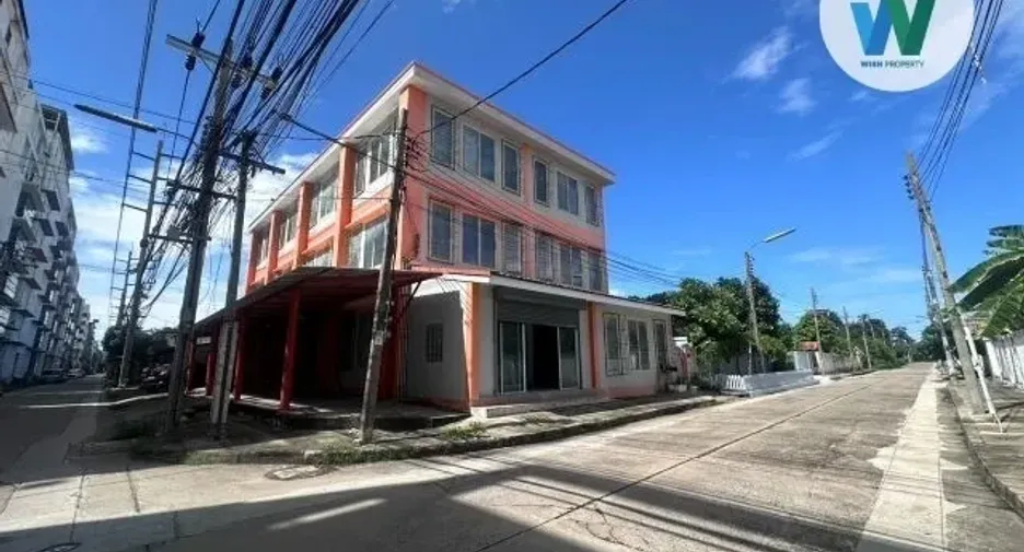 Oficina en venta de 3 habitaciones en Pak Kret, Nonthaburi