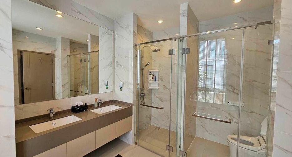 Villa en venta y en alquiler de 5 habitaciones en Lat Krabang, Bangkok
