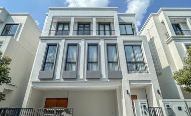 Villa en venta y en alquiler de 5 habitaciones en Lat Krabang, Bangkok
