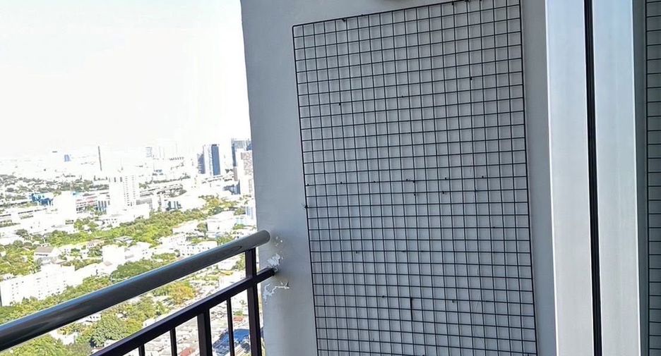 For sale 1 bed condo in Watthana, Bangkok