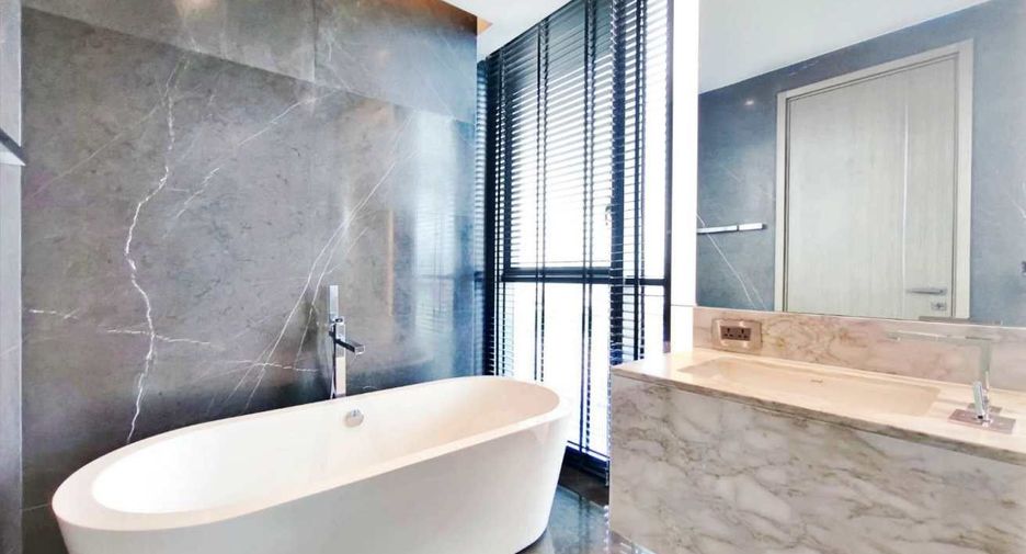 For rent 2 bedrooms condo in Watthana, Bangkok