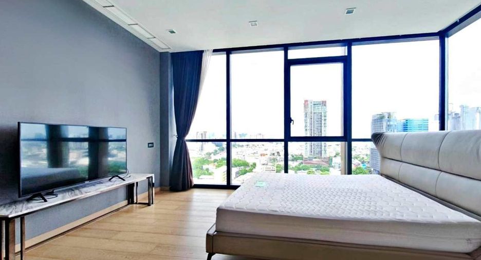 For rent 2 bedrooms condo in Watthana, Bangkok