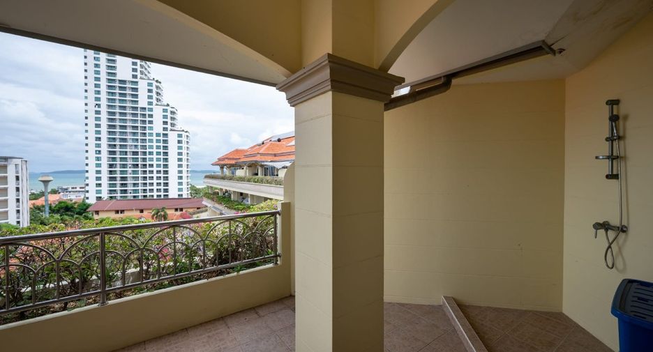 For sale 3 bedrooms condo in Bang Lamung, Chonburi