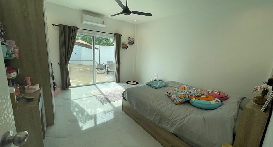For sale and for rent 4 bedrooms house in Mueang Phuket, Phuket