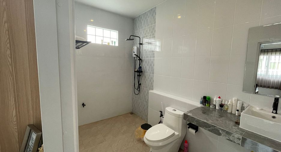 For sale and for rent 4 bedrooms house in Mueang Phuket, Phuket
