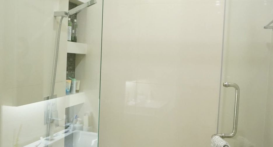 Condo en alquiler de 2 habitaciones en Bang Kho Laem, Bangkok