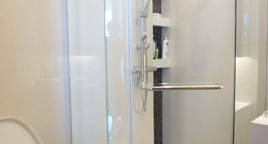 Condo en alquiler de 2 habitaciones en Bang Kho Laem, Bangkok