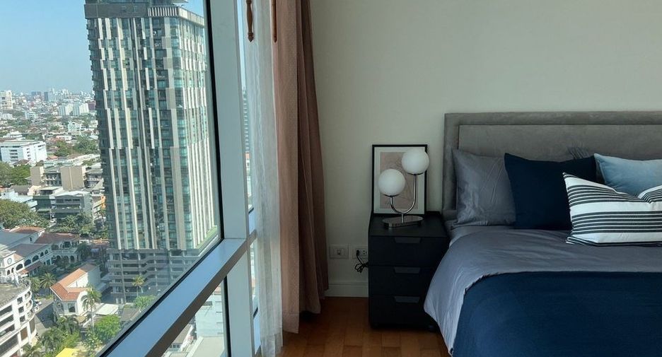 For rent 2 bedrooms condo in Khlong Toei, Bangkok