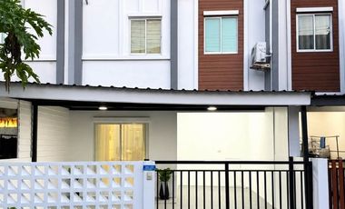 For sale 3 bedrooms townhouse in Bang Lamung, Chonburi