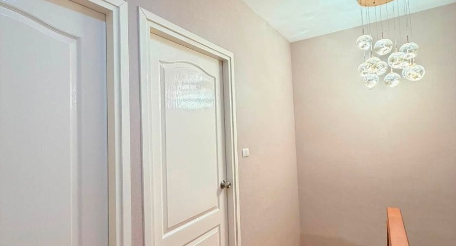 For sale 3 bedrooms townhouse in Bang Lamung, Chonburi