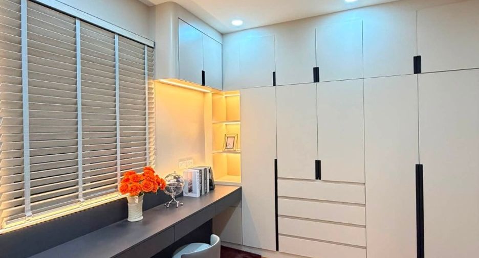 For sale 3 bedrooms townhouse in Bang Lamung, Chonburi
