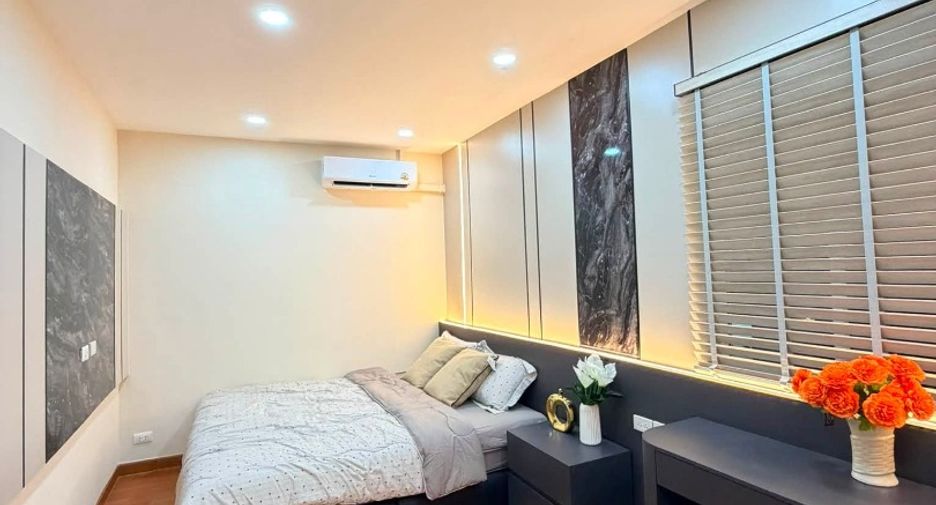 For sale 3 bedrooms townhouse in Bang Lamung, Chonburi