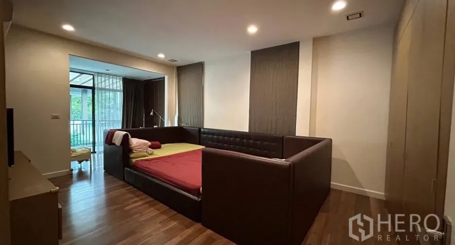 Casa en alquiler de 3 habitaciones en Prawet, Bangkok