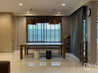 Casa en alquiler de 3 habitaciones en Prawet, Bangkok
