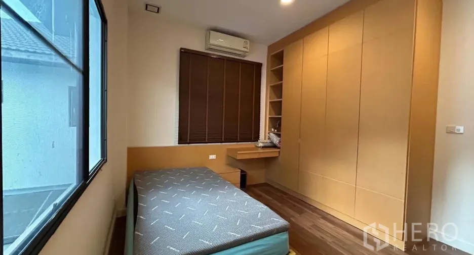 Casa en alquiler de 3 habitaciones en Prawet, Bangkok