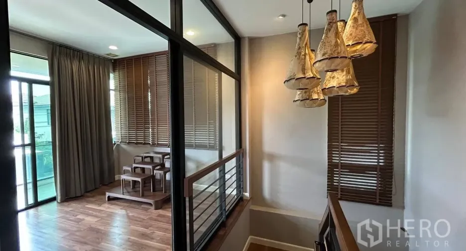 Casa en alquiler de 3 habitaciones en Prawet, Bangkok