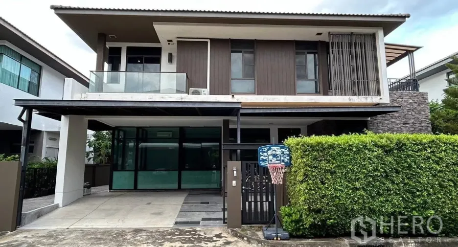 Casa en alquiler de 3 habitaciones en Prawet, Bangkok