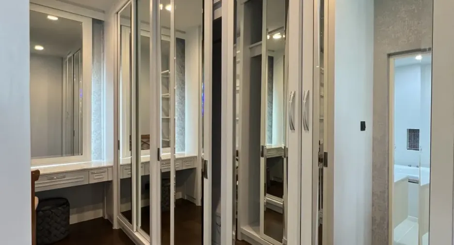 Casa en alquiler de 4 habitaciones en Bang Kapi, Bangkok