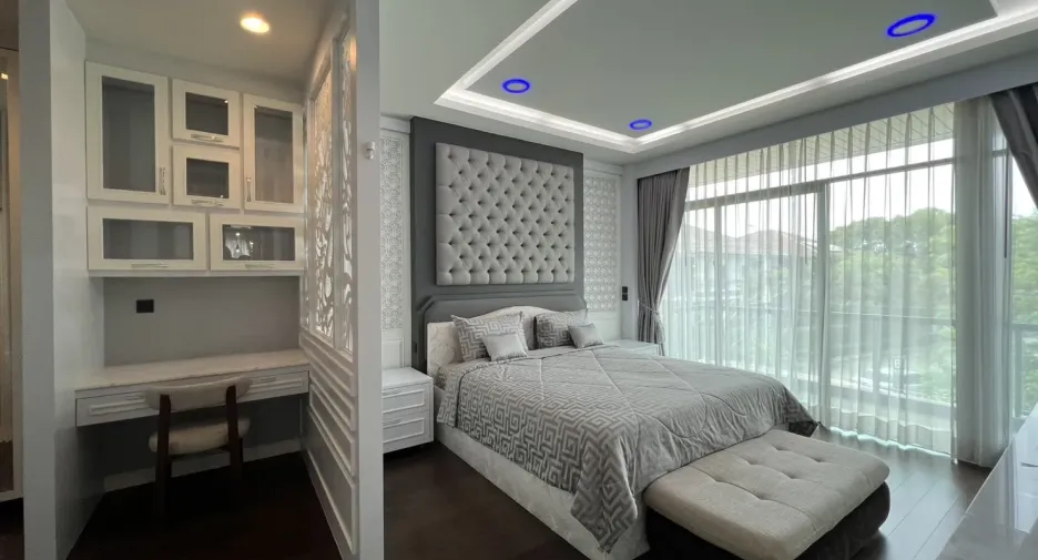 Casa en alquiler de 4 habitaciones en Bang Kapi, Bangkok
