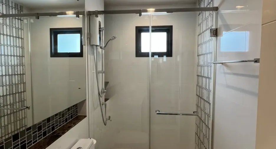 Casa en alquiler de 4 habitaciones en Bang Kapi, Bangkok
