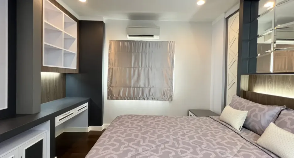 Casa en alquiler de 4 habitaciones en Bang Kapi, Bangkok