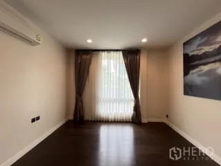 Аренда 4 спальни дом в Банг Капи, Бангкок