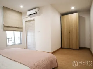 Reihenhaus zur Miete mit 3 Zimmer in Mueang Samut Prakan, Samut Prakan