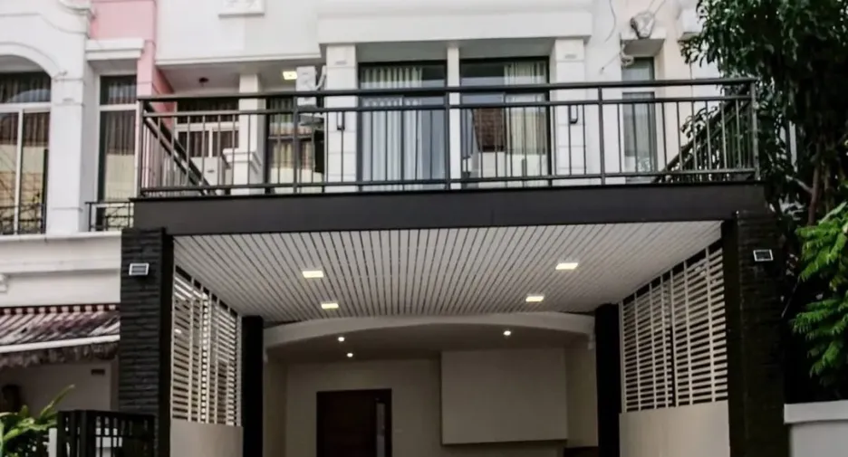 Reihenhaus zur Miete mit 3 Zimmer in Mueang Samut Prakan, Samut Prakan