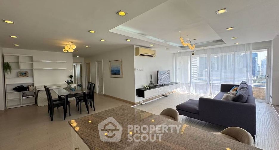 Wohnung zur Miete mit 3 Zimmer in Huai Khwang, Bangkok