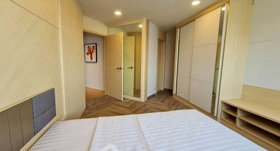 For rent 3 bedrooms condo in Rat Burana, Bangkok