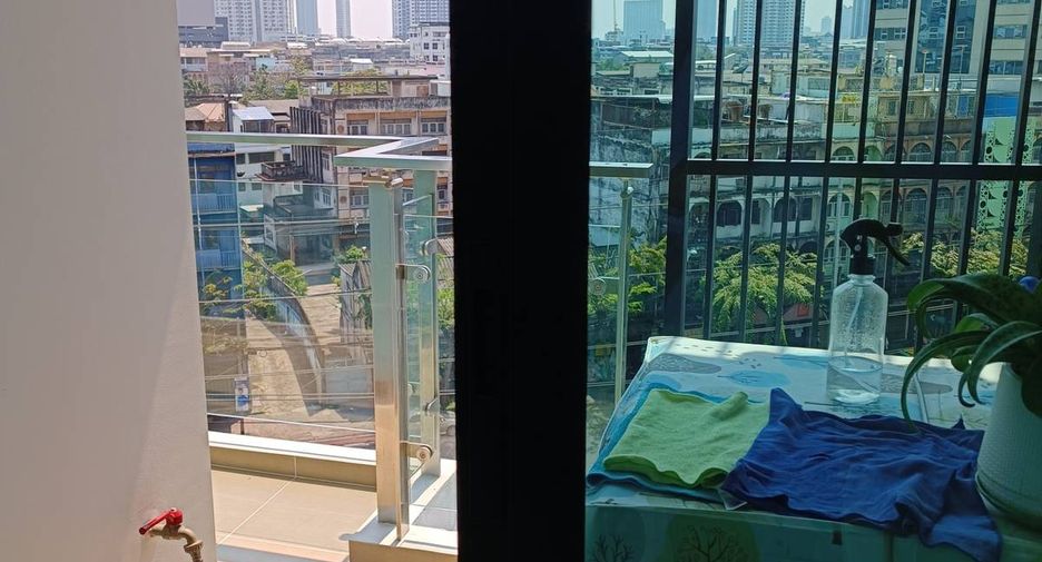 For rent 2 bedrooms condo in Khlong San, Bangkok
