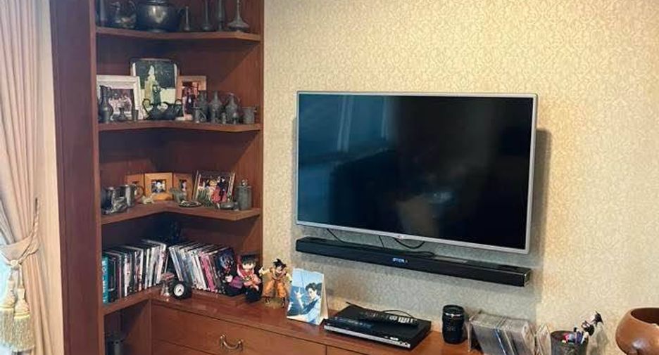 For sale 1 bed condo in Khlong Toei, Bangkok