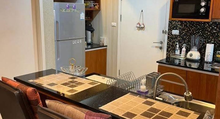 For sale 1 bed condo in Khlong Toei, Bangkok