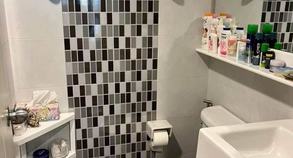 For sale 1 bed condo in Khlong Toei, Bangkok