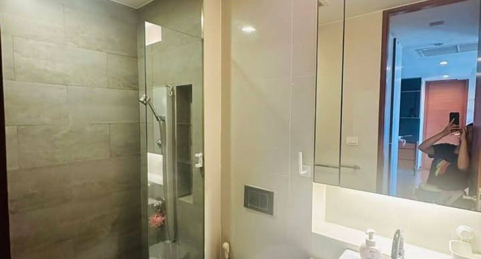 For rent and for sale 2 bedrooms condo in Khlong Toei, Bangkok