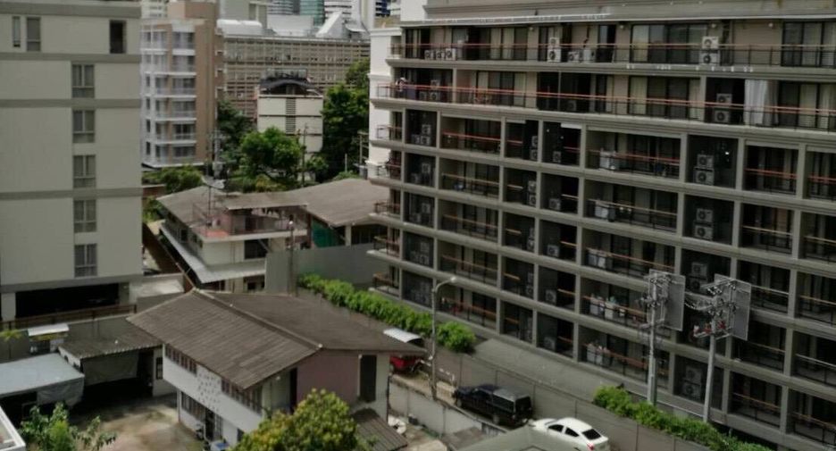 For sale 1 bed condo in Khlong Toei, Bangkok