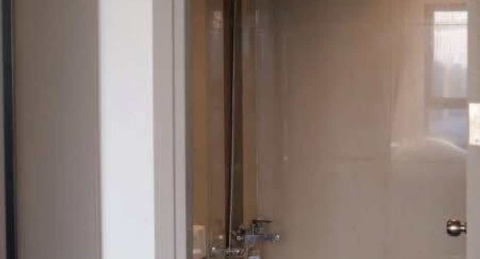 Wohnung zur Miete und zum Kauf mit 1 Zimmer in Phra Khanong, Bangkok