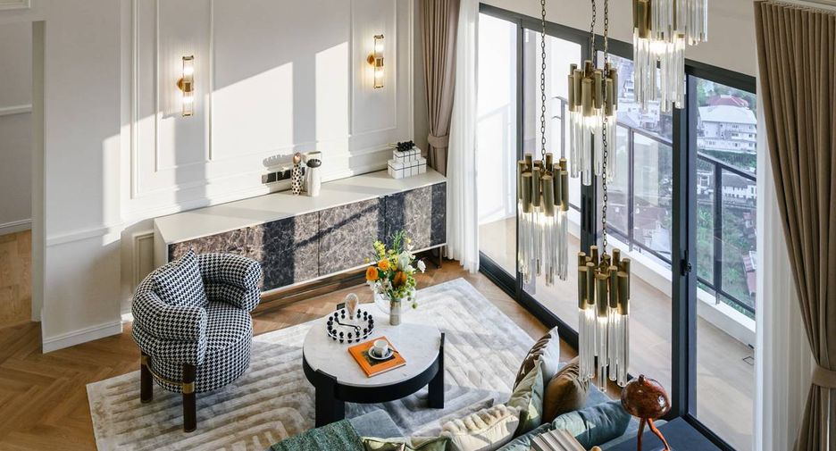 For sale 2 bedrooms condo in Huai Khwang, Bangkok