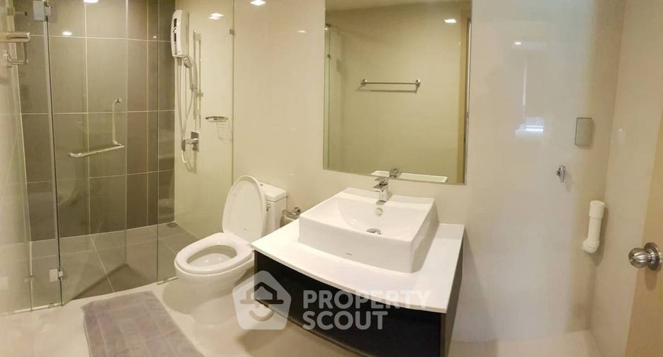 For sale 2 bedrooms condo in Phra Khanong, Bangkok