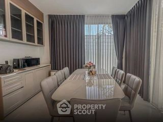 Casa en alquiler y en venta de 5 habitaciones en Lat Krabang, Bangkok