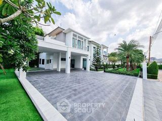 Casa en alquiler y en venta de 5 habitaciones en Lat Krabang, Bangkok