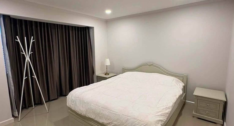 For sale 2 bedrooms condo in Khlong Toei, Bangkok