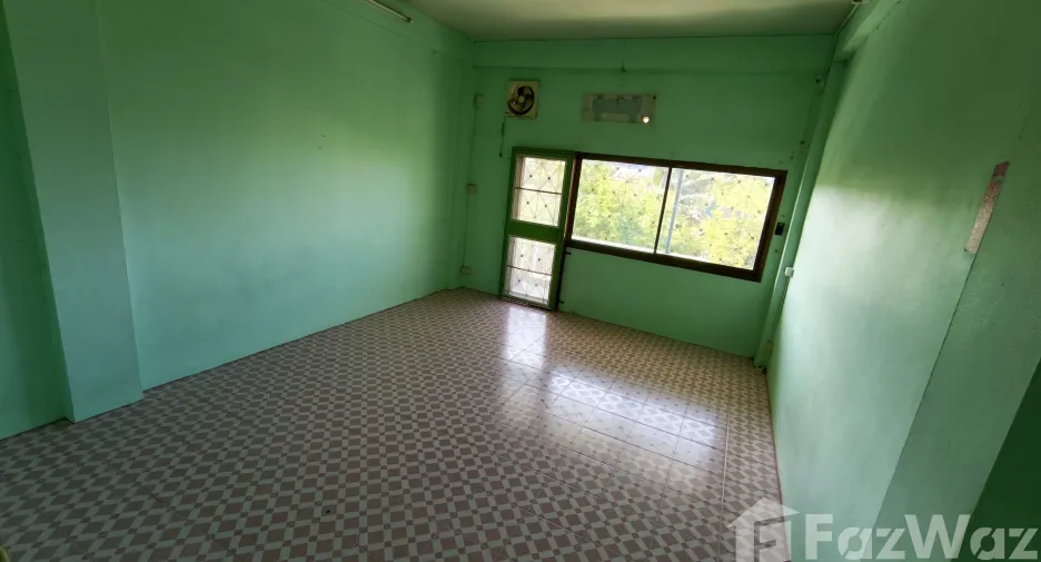 Local comercial en venta de 4 habitaciones en Bang Khun Thian, Bangkok