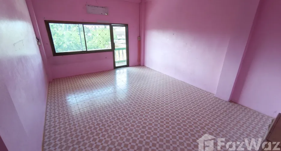 Local comercial en venta de 4 habitaciones en Bang Khun Thian, Bangkok