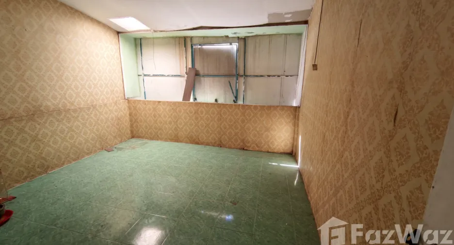 Local comercial en venta de 4 habitaciones en Bang Khun Thian, Bangkok